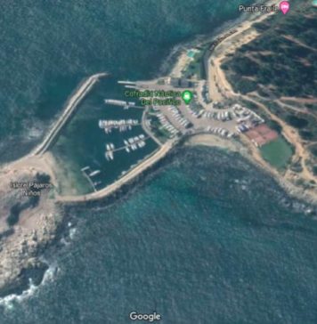 La demanda contra la Cofradía Náutica de Algarrobo por destruir un Santuario de la Naturaleza Vista aérea del piedraplén que cobija los yates de la Cofradía