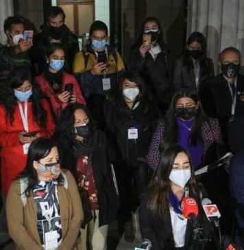 Convencionales renuncian a la Lista del pueblo y se presentan bajo nueva articulación