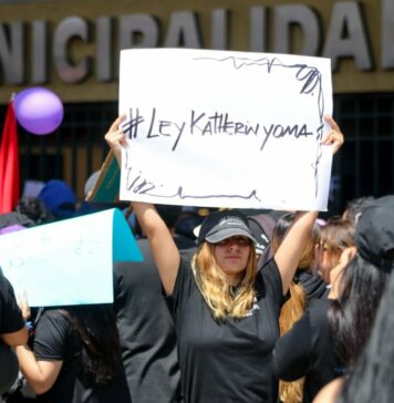 Colegio de profesores impulsan ley de protección a docentes a un mes del suicidio de Katherine Yoma