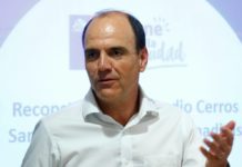 La pelota la tiene el ministro Monckeberg