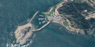 La demanda contra la Cofradía Náutica de Algarrobo por destruir un Santuario de la Naturaleza Vista aérea del piedraplén que cobija los yates de la Cofradía