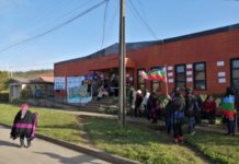 Videos | Así policía militarizada desalojó municipalidad de Tirúa