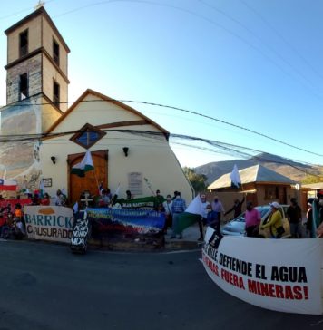 Pese a hostigamiento policial comunidad celebra la clausura definitiva de Pascua Lama