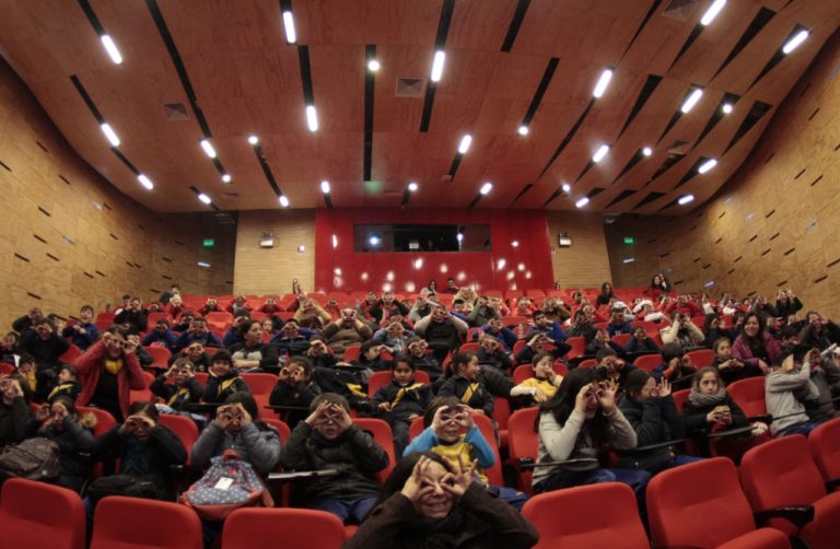 Niños y niñas de Chile y América se encontrarán con los creadores de sus series favoritas en foro “La Infancia opina”