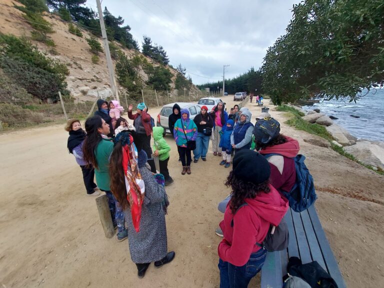 Trekking reúne alta convocatoria para reconocer flora y fauna en Punta Fraile